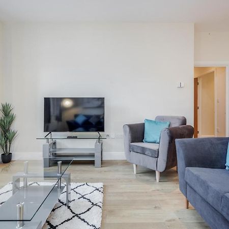 Spacious Luxury 2 Bed Apartment By 7 Seas Property Serviced Accommodation Maidenhead With Parking And Wifi 외부 사진