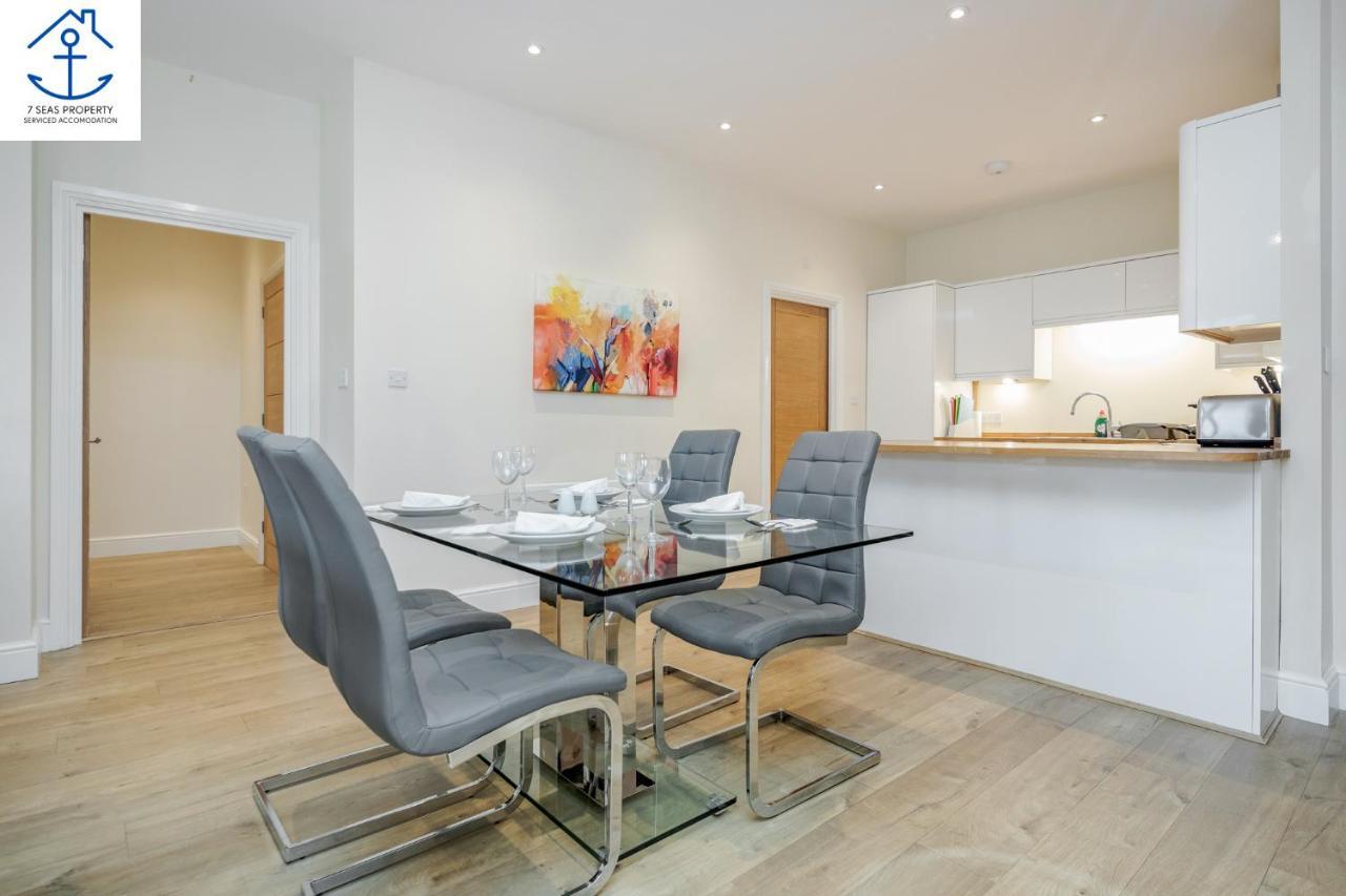 Spacious Luxury 2 Bed Apartment By 7 Seas Property Serviced Accommodation Maidenhead With Parking And Wifi 외부 사진